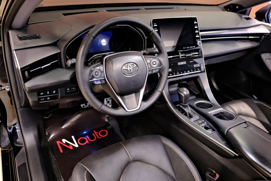 Продам Toyota Avalon 2019 года в Одессе