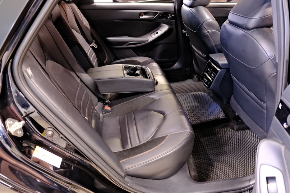 Продам Toyota Avalon 2019 года в Одессе