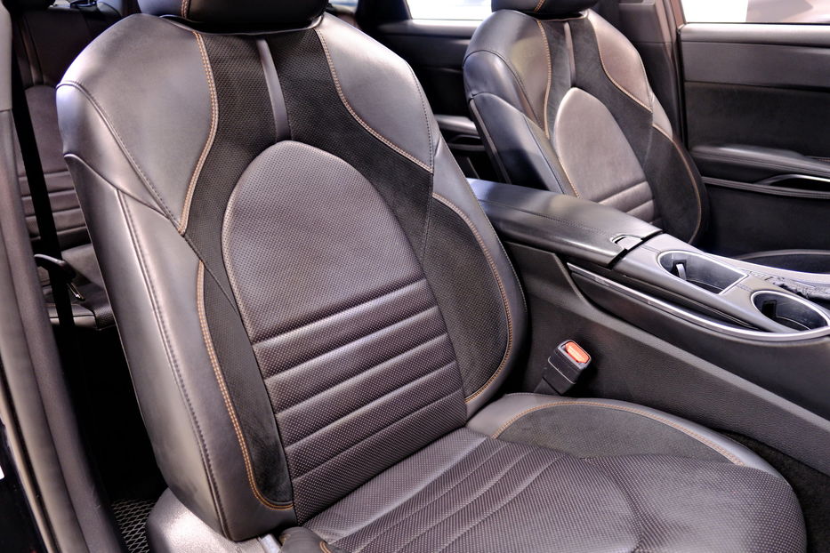 Продам Toyota Avalon 2019 года в Одессе