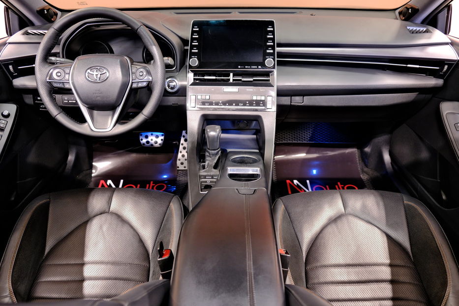 Продам Toyota Avalon 2019 года в Одессе