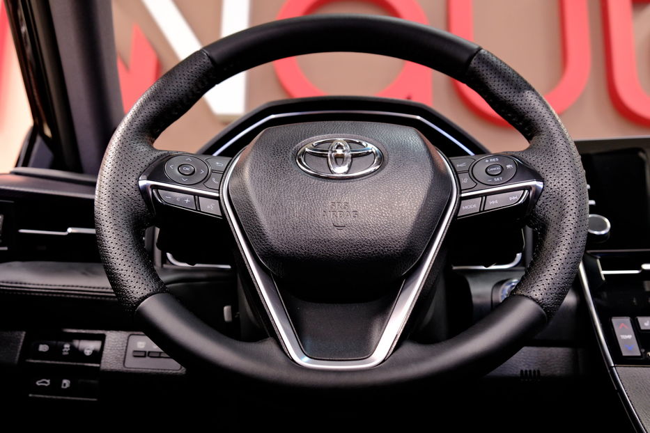 Продам Toyota Avalon 2019 года в Одессе