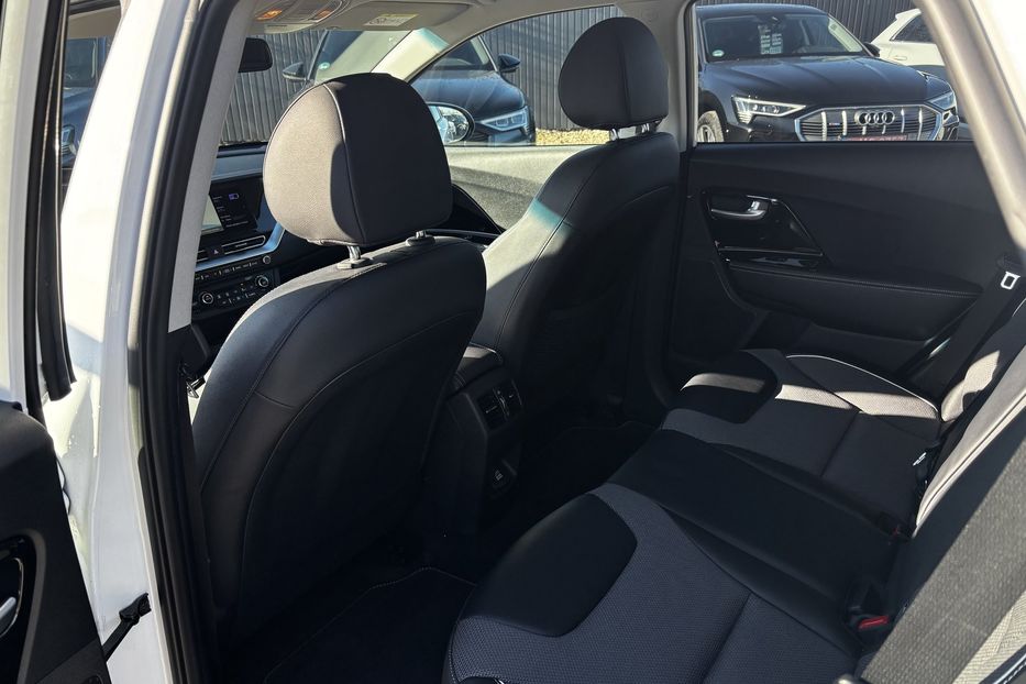 Продам Kia Niro 64 кВт авто у Львові   2022 года в Львове