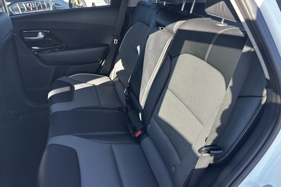 Продам Kia Niro 64 кВт авто у Львові   2022 года в Львове