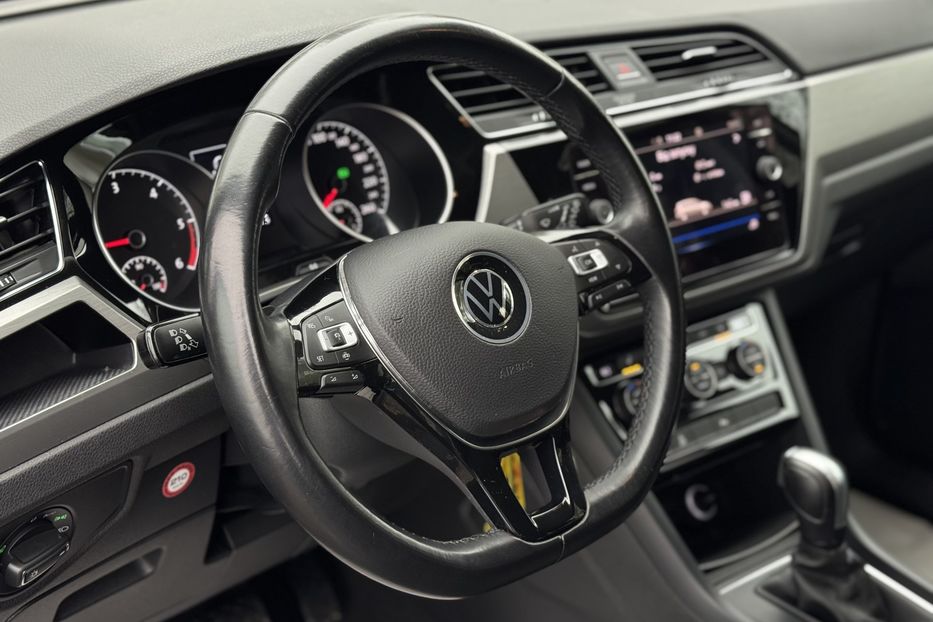 Продам Volkswagen Touran 2022 года в г. Умань, Черкасская область