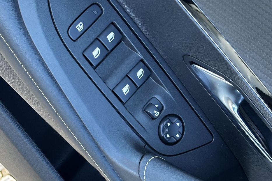 Продам Peugeot 2008 GT EV 50 KW авто у Львові  2020 года в Львове