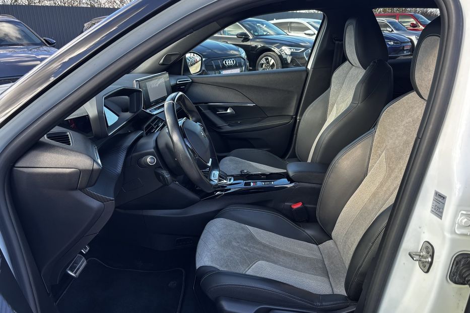 Продам Peugeot 2008 GT EV 50 KW авто у Львові  2020 года в Львове