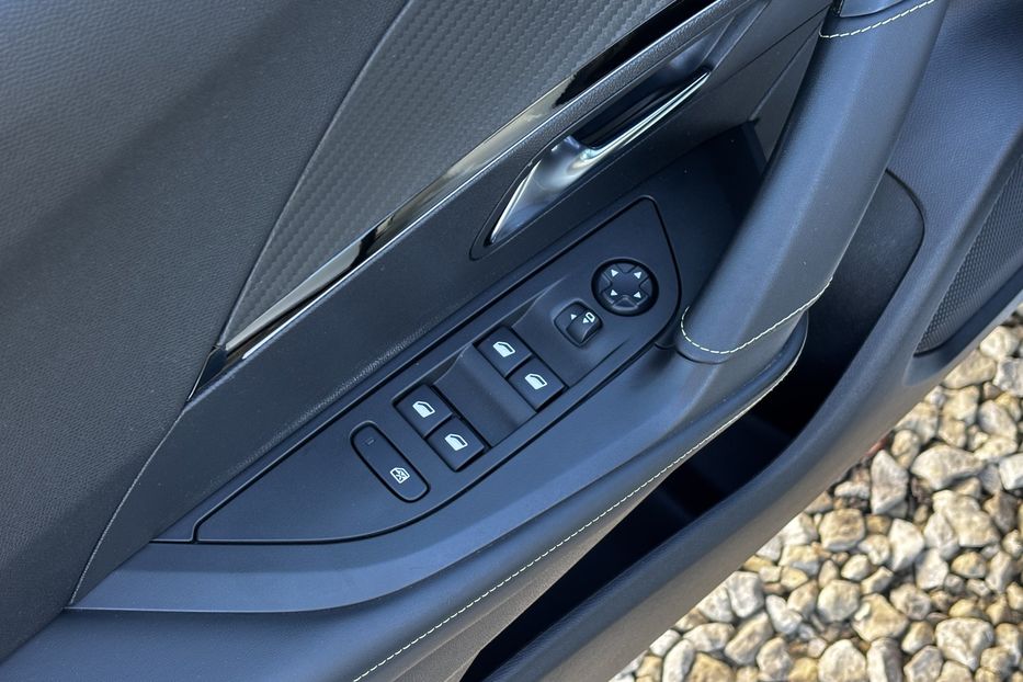 Продам Peugeot 2008 GT EV 50 KW авто у Львові  2020 года в Львове