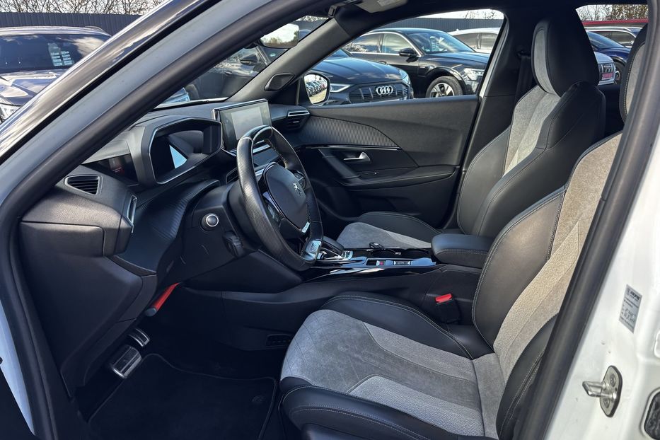 Продам Peugeot 2008 GT EV 50 KW авто у Львові  2020 года в Львове