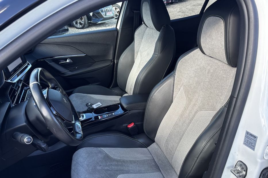 Продам Peugeot 2008 GT EV 50 KW авто у Львові  2020 года в Львове