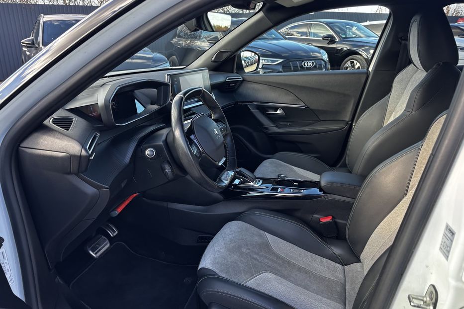 Продам Peugeot 2008 GT EV 50 KW авто у Львові  2020 года в Львове