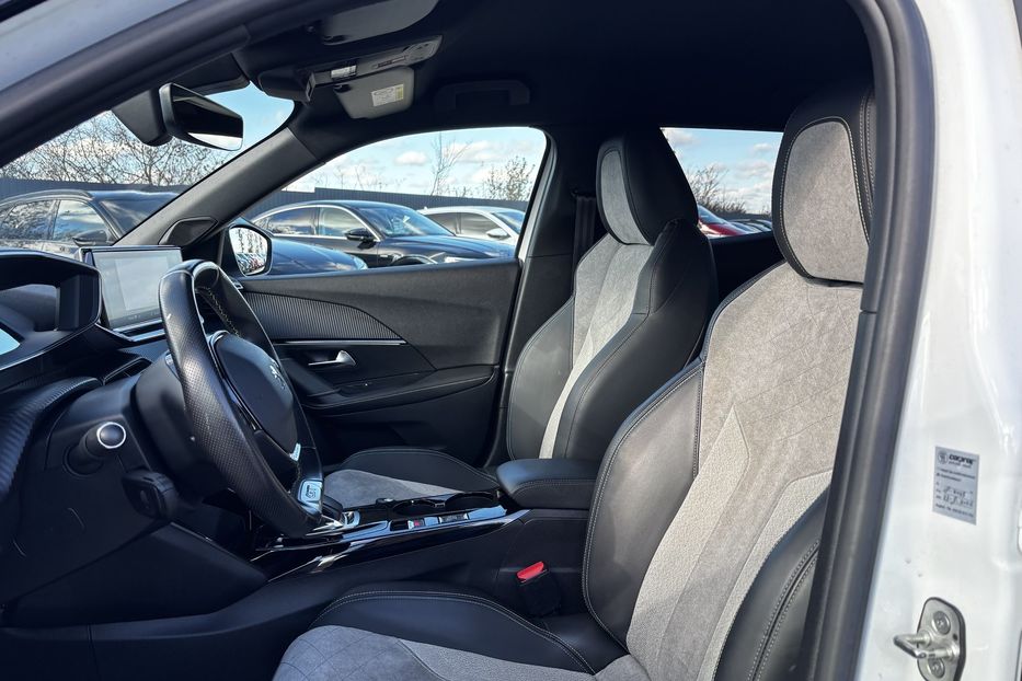 Продам Peugeot 2008 GT EV 50 KW авто у Львові  2020 года в Львове