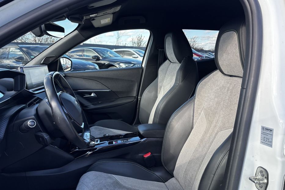 Продам Peugeot 2008 GT EV 50 KW авто у Львові  2020 года в Львове