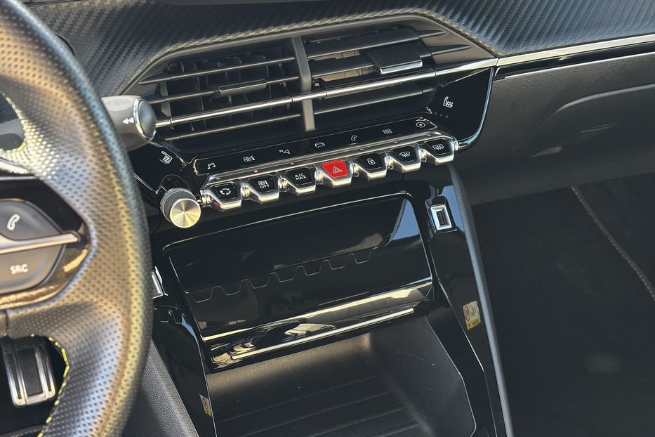 Продам Peugeot 2008 GT EV 50 KW авто у Львові  2020 года в Львове