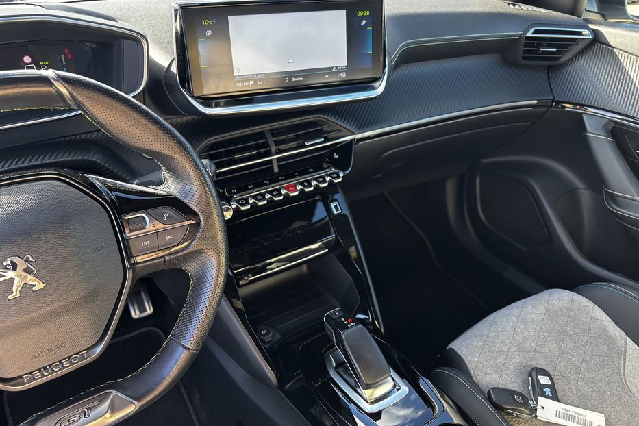 Продам Peugeot 2008 GT EV 50 KW авто у Львові  2020 года в Львове