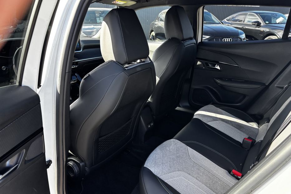 Продам Peugeot 2008 GT EV 50 KW авто у Львові  2020 года в Львове