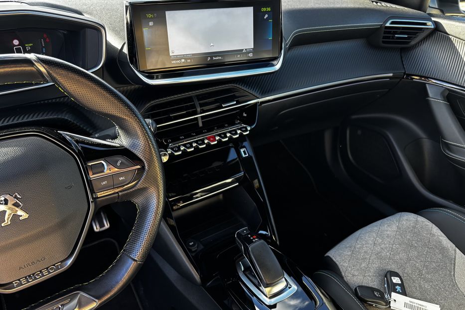 Продам Peugeot 2008 GT EV 50 KW авто у Львові  2020 года в Львове