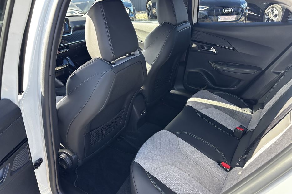 Продам Peugeot 2008 GT EV 50 KW авто у Львові  2020 года в Львове