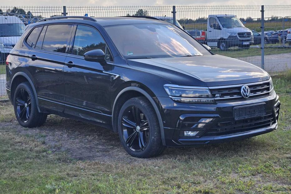 Продам Volkswagen Tiguan Allspace R-LINE 4x4 147kw/200 2020 года в Житомире