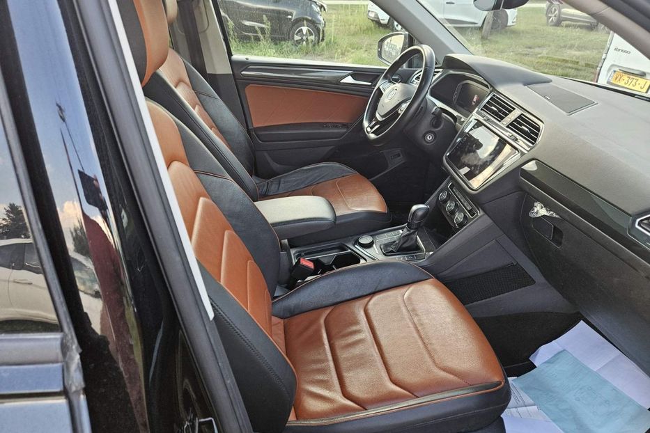 Продам Volkswagen Tiguan Allspace R-LINE 4x4 147kw/200 2020 года в Житомире