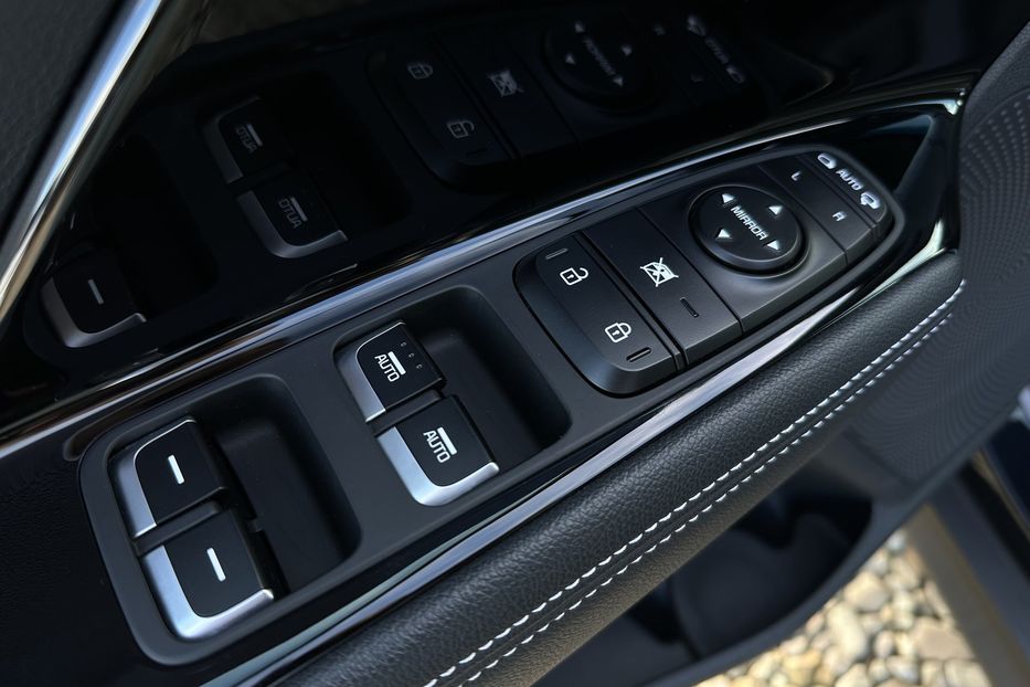 Продам Kia Niro  64кВт Макс.комплектація! 2020 года в Львове