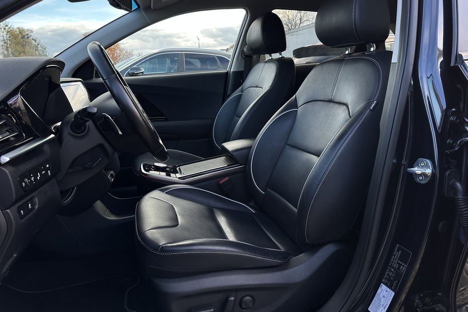 Продам Kia Niro  64кВт Макс.комплектація! 2020 года в Львове