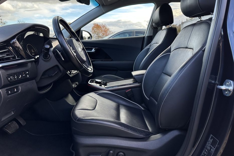 Продам Kia Niro  64кВт Макс.комплектація! 2020 года в Львове