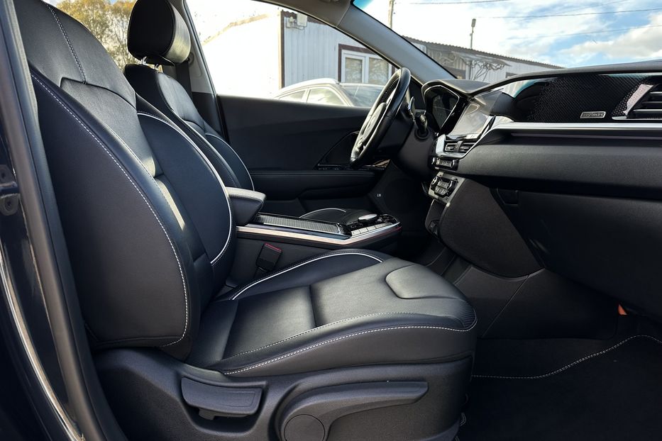 Продам Kia Niro  64кВт Макс.комплектація! 2020 года в Львове