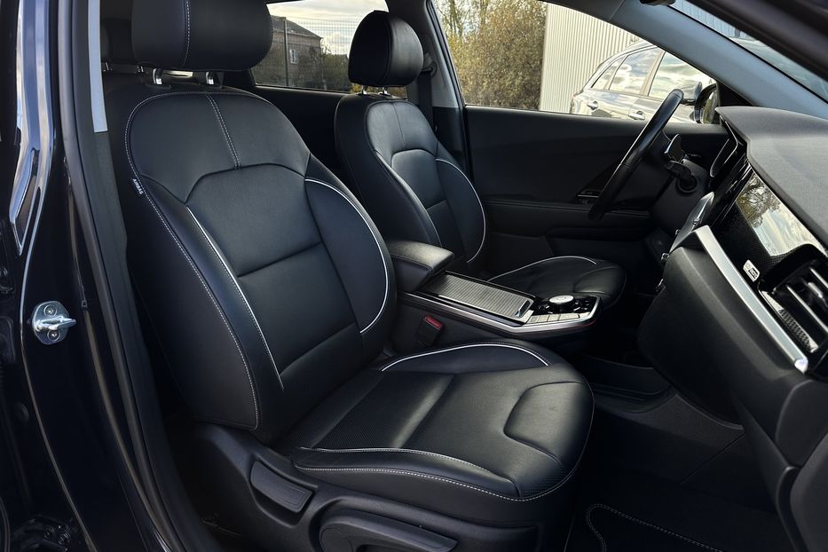Продам Kia Niro  64кВт Макс.комплектація! 2020 года в Львове