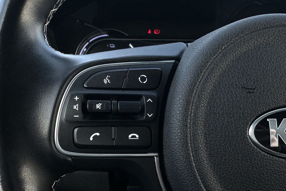 Продам Kia Niro  64кВт Макс.комплектація! 2020 года в Львове