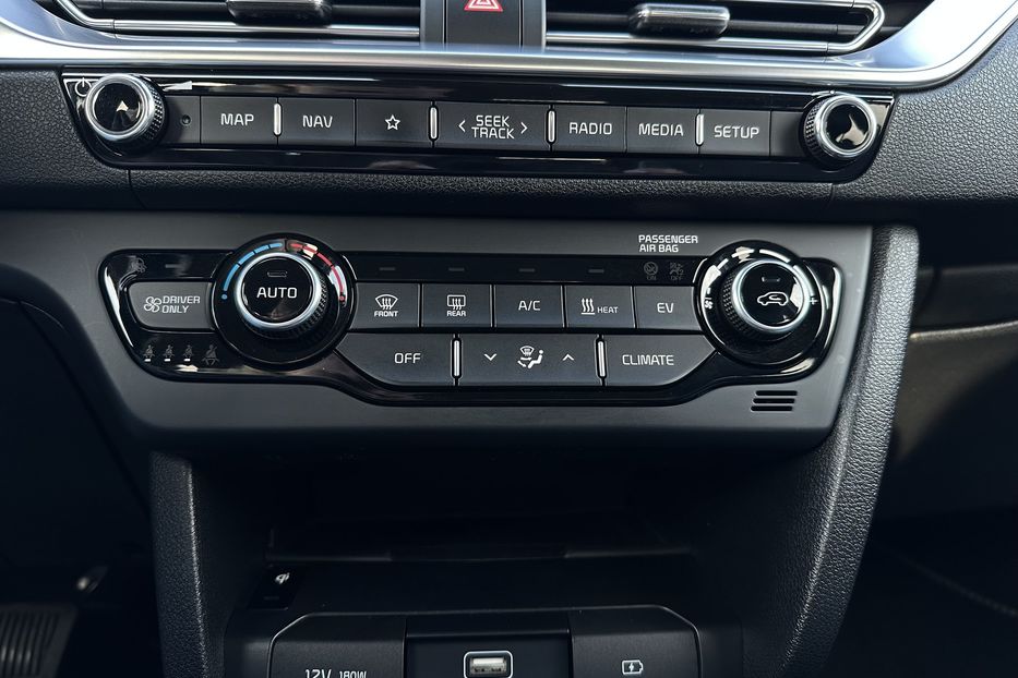 Продам Kia Niro  64кВт Макс.комплектація! 2020 года в Львове