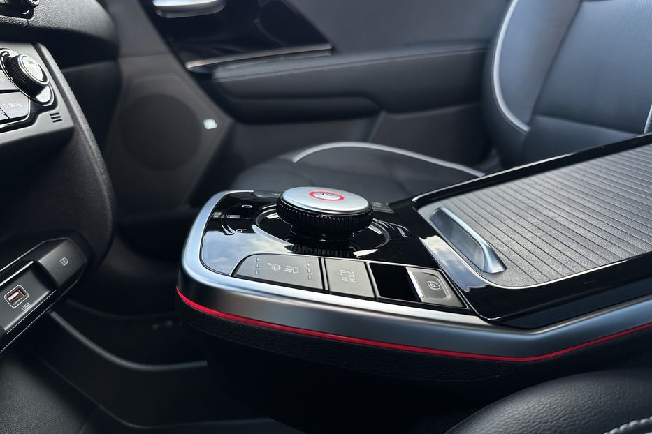 Продам Kia Niro  64кВт Макс.комплектація! 2020 года в Львове