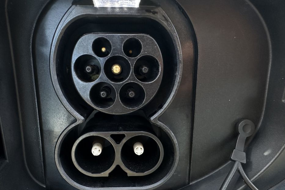 Продам Kia Niro  64кВт Макс.комплектація! 2020 года в Львове