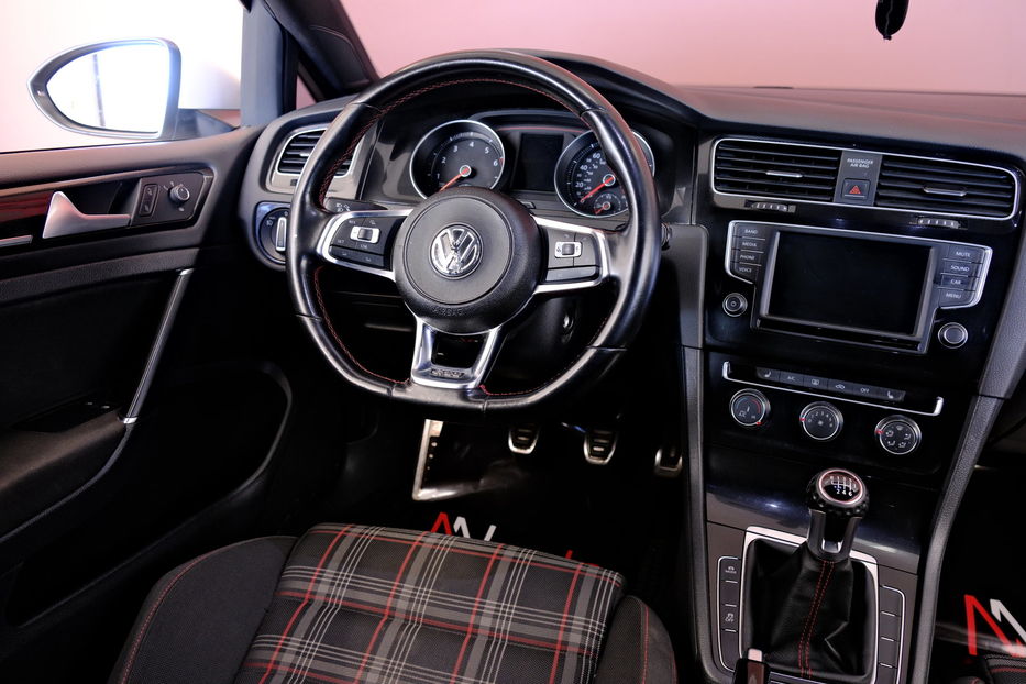 Продам Volkswagen Golf GTI 2016 года в Одессе