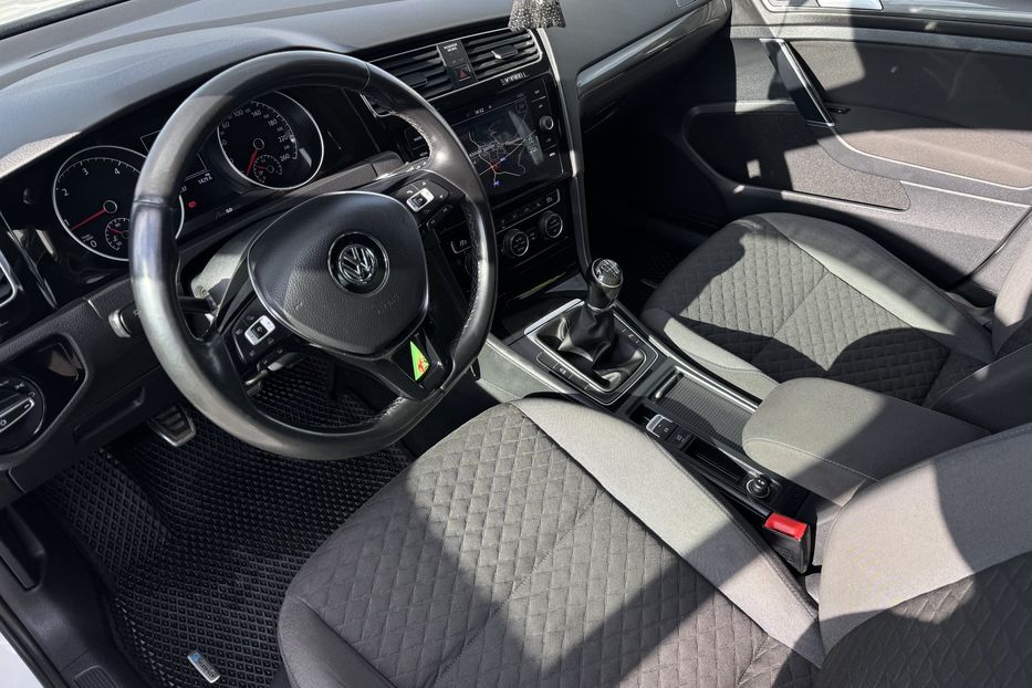 Продам Volkswagen Golf VII (COMIS) 2018 года в г. Умань, Черкасская область