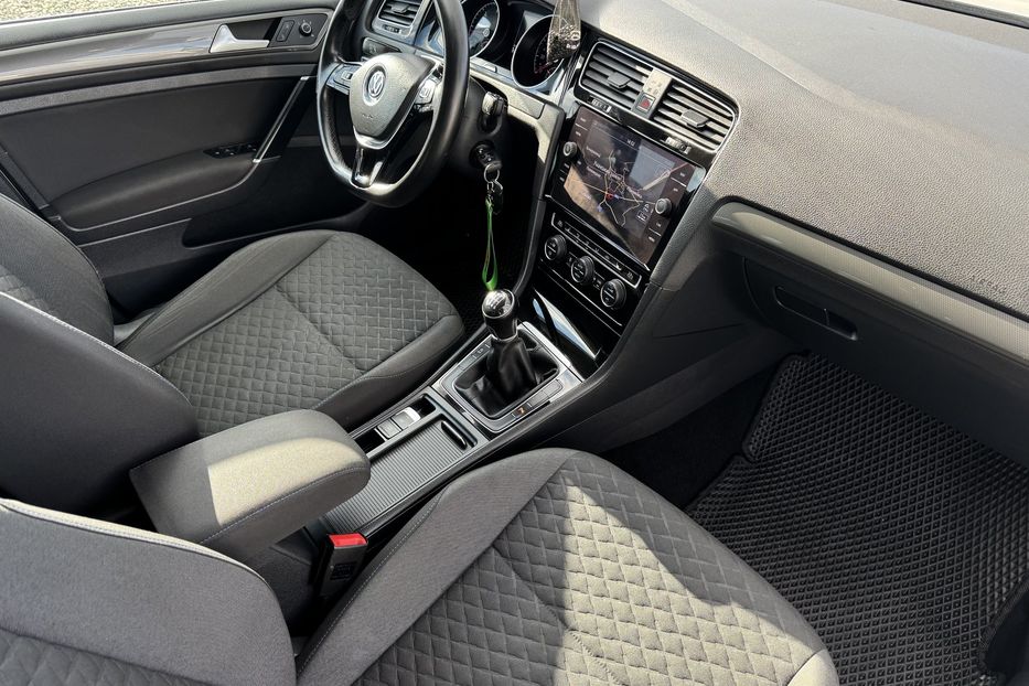 Продам Volkswagen Golf VII (COMIS) 2018 года в г. Умань, Черкасская область
