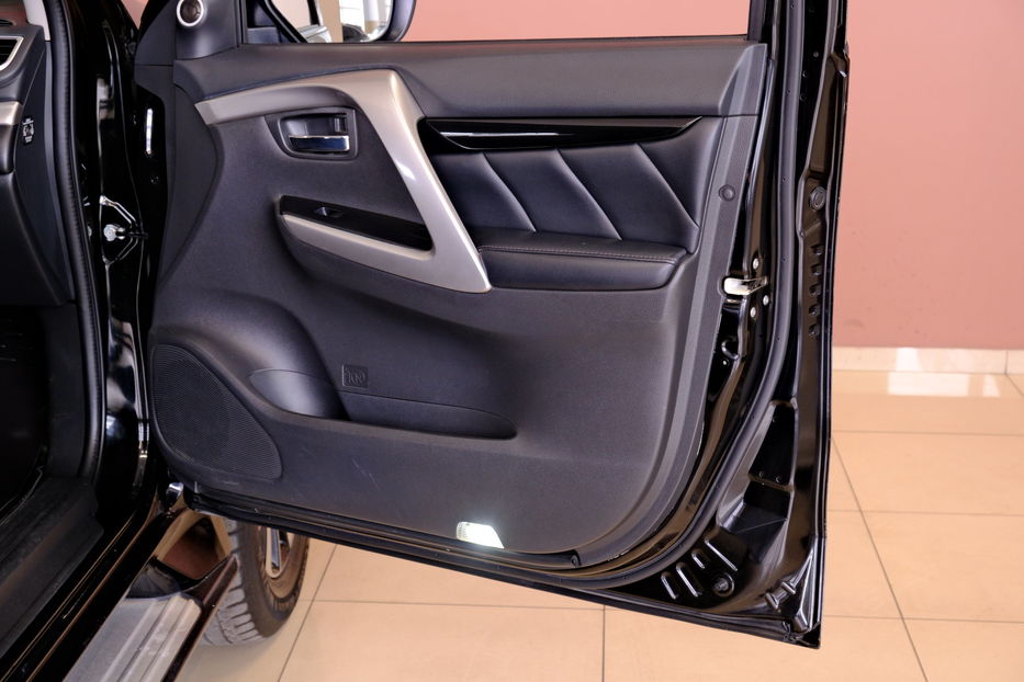 Продам Mitsubishi Pajero Sport 2016 года в Одессе