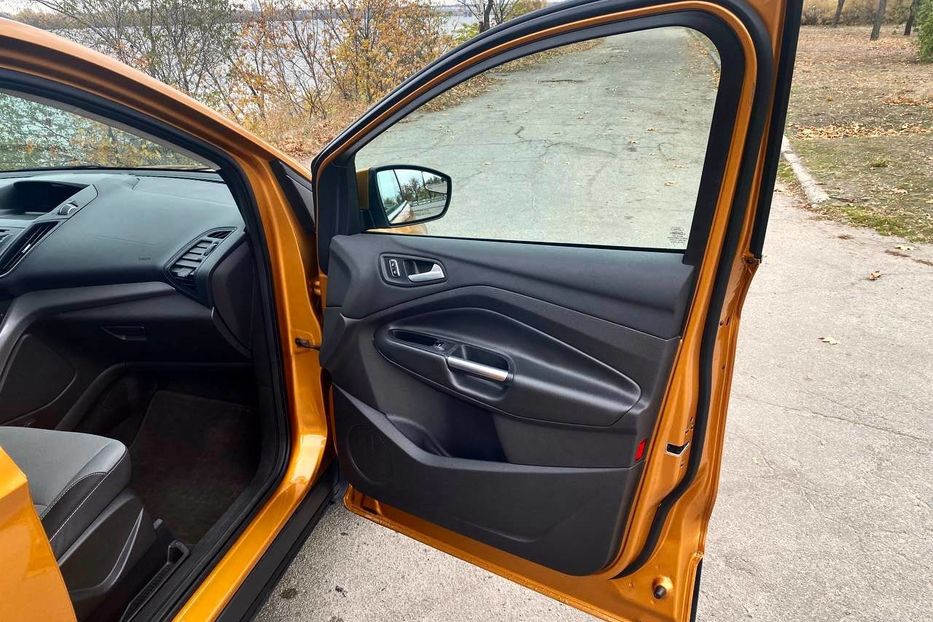 Продам Ford Escape 2015 года в Днепре