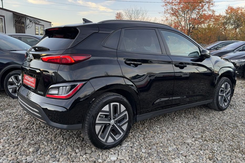 Продам Hyundai Kona 64кВт Проекція Підігрів сидінь 2022 года в Львове
