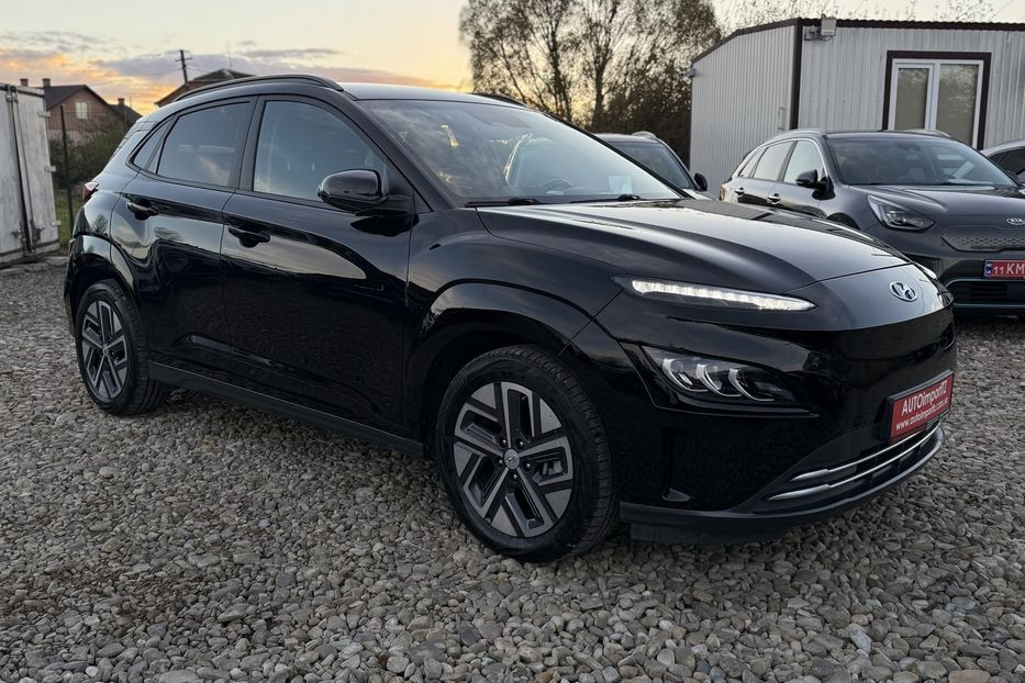 Продам Hyundai Kona 64кВт Проекція Підігрів сидінь 2022 года в Львове