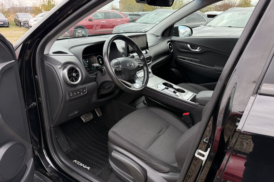 Продам Hyundai Kona 64кВт Проекція Підігрів сидінь 2022 года в Львове