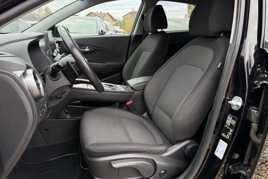 Продам Hyundai Kona 64кВт Проекція Підігрів сидінь 2022 года в Львове