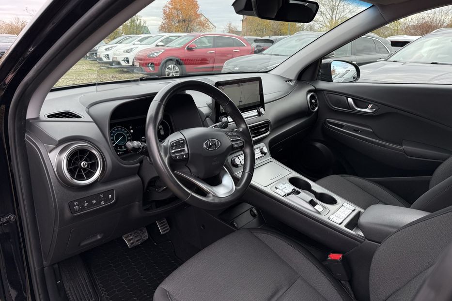 Продам Hyundai Kona 64кВт Проекція Підігрів сидінь 2022 года в Львове