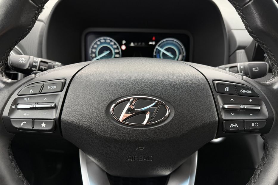 Продам Hyundai Kona 64кВт Проекція Підігрів сидінь 2022 года в Львове