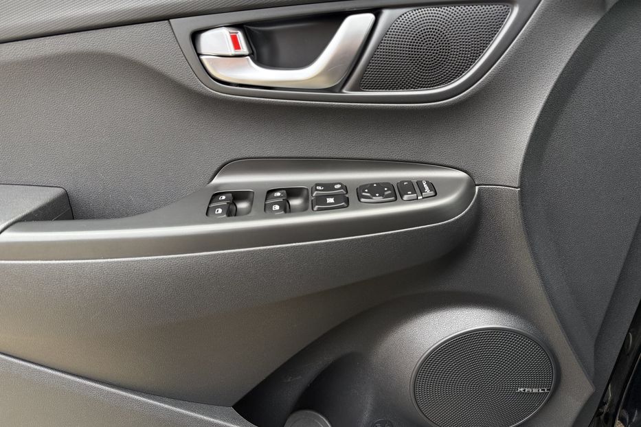 Продам Hyundai Kona 64кВт Проекція Підігрів сидінь 2022 года в Львове