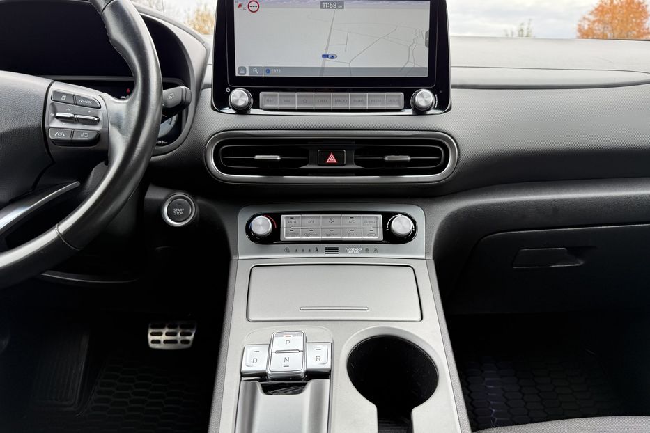Продам Hyundai Kona 64кВт Проекція Підігрів сидінь 2022 года в Львове