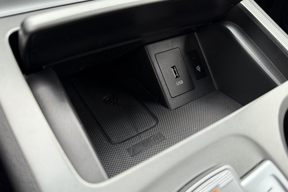 Продам Hyundai Kona 64кВт Проекція Підігрів сидінь 2022 года в Львове