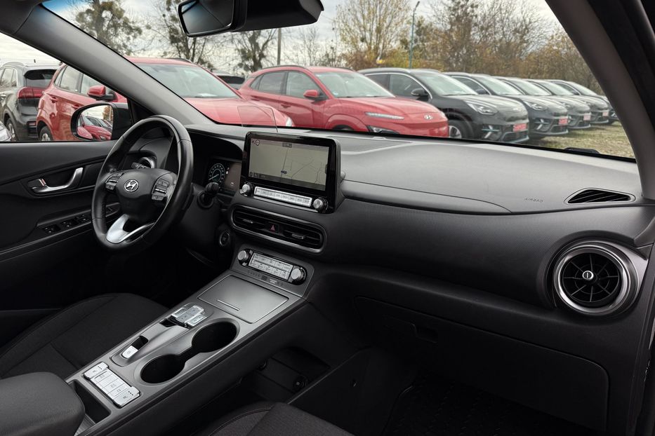 Продам Hyundai Kona 64кВт Проекція Підігрів сидінь 2022 года в Львове