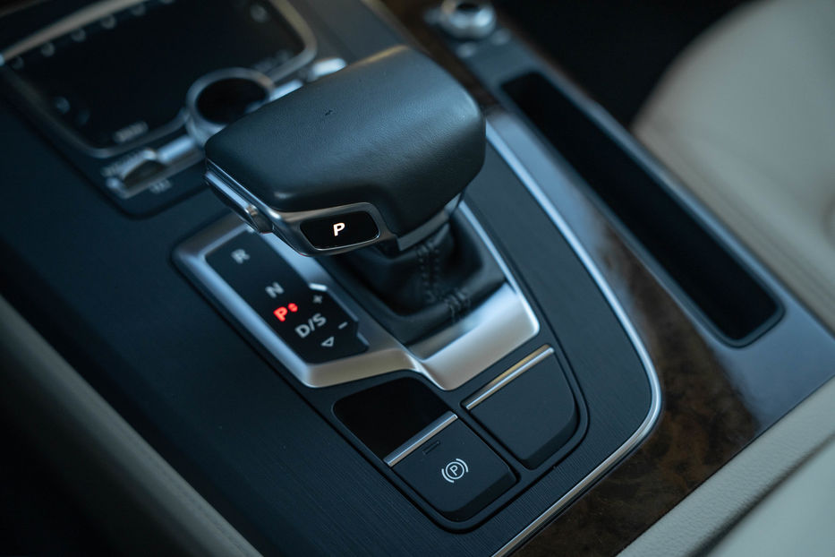 Продам Audi Q5 Prestige 2020 года в Черновцах