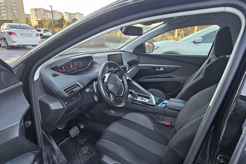 Продам Peugeot 5008 5008Active 1.5HDi 96KW AT8  2020 года в Львове