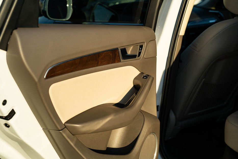 Продам Audi Q5 Premium Plus 2016 года в Черновцах